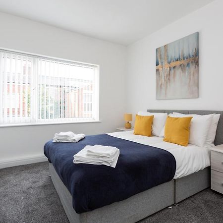 프레스턴 Connaught House - Wi-Fi, Parking, Contractors 빌라 외부 사진