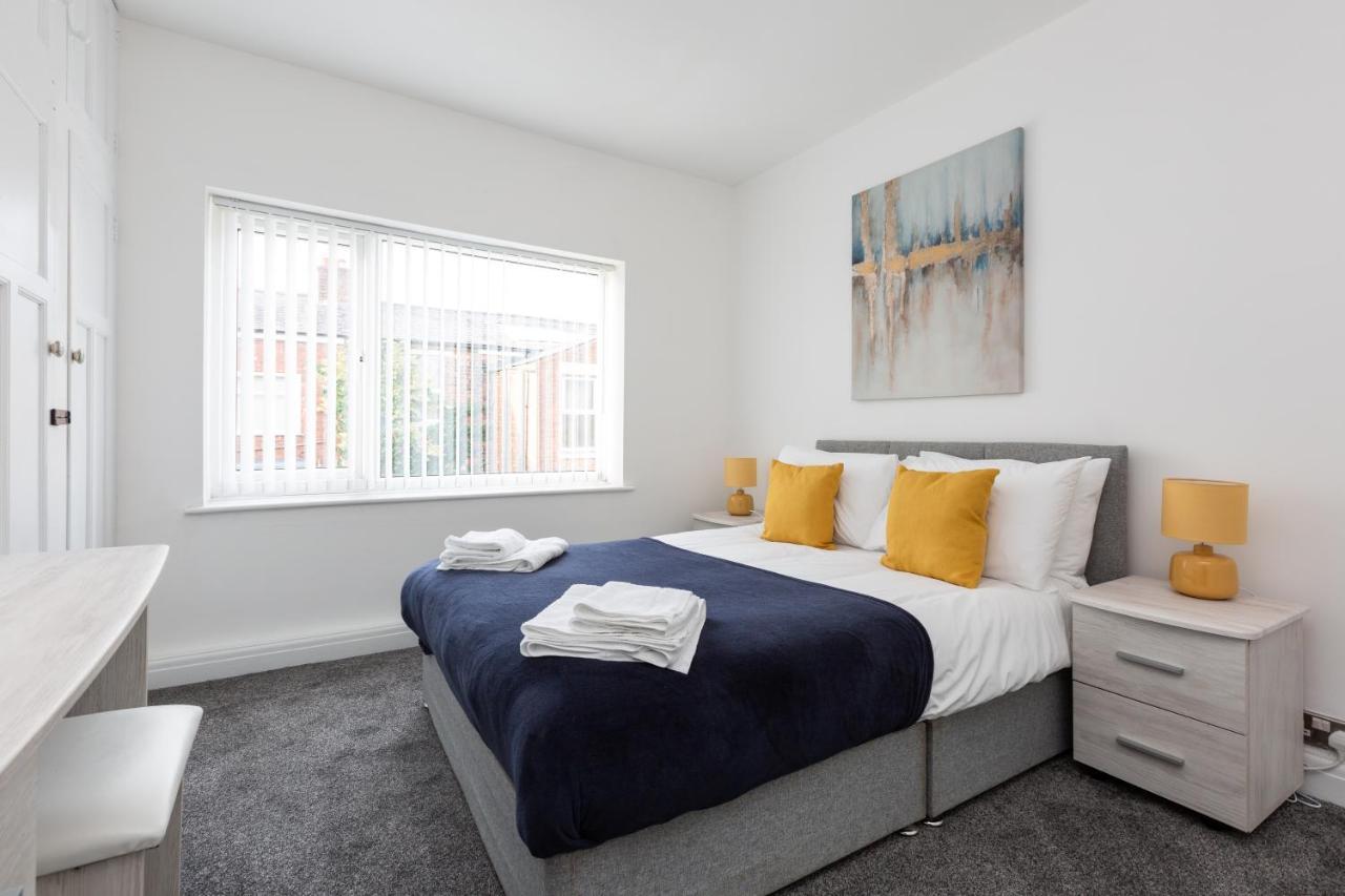 프레스턴 Connaught House - Wi-Fi, Parking, Contractors 빌라 외부 사진